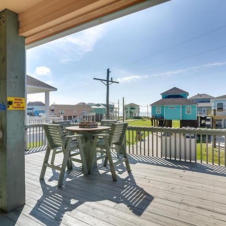 Crystal Beach Home With Ocean Views - Walk To Beach! Exterior photo