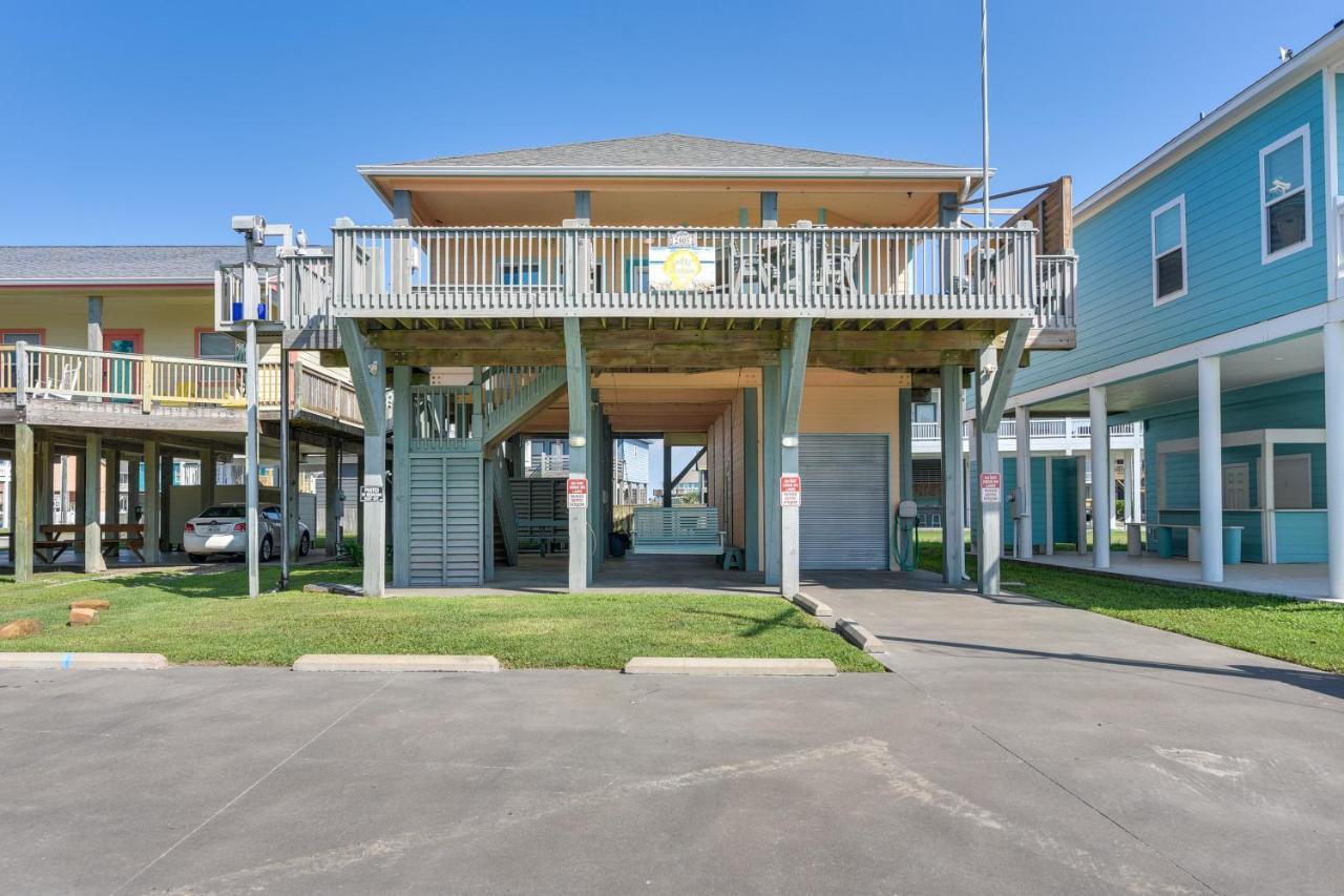 Crystal Beach Home With Ocean Views - Walk To Beach! Exterior photo