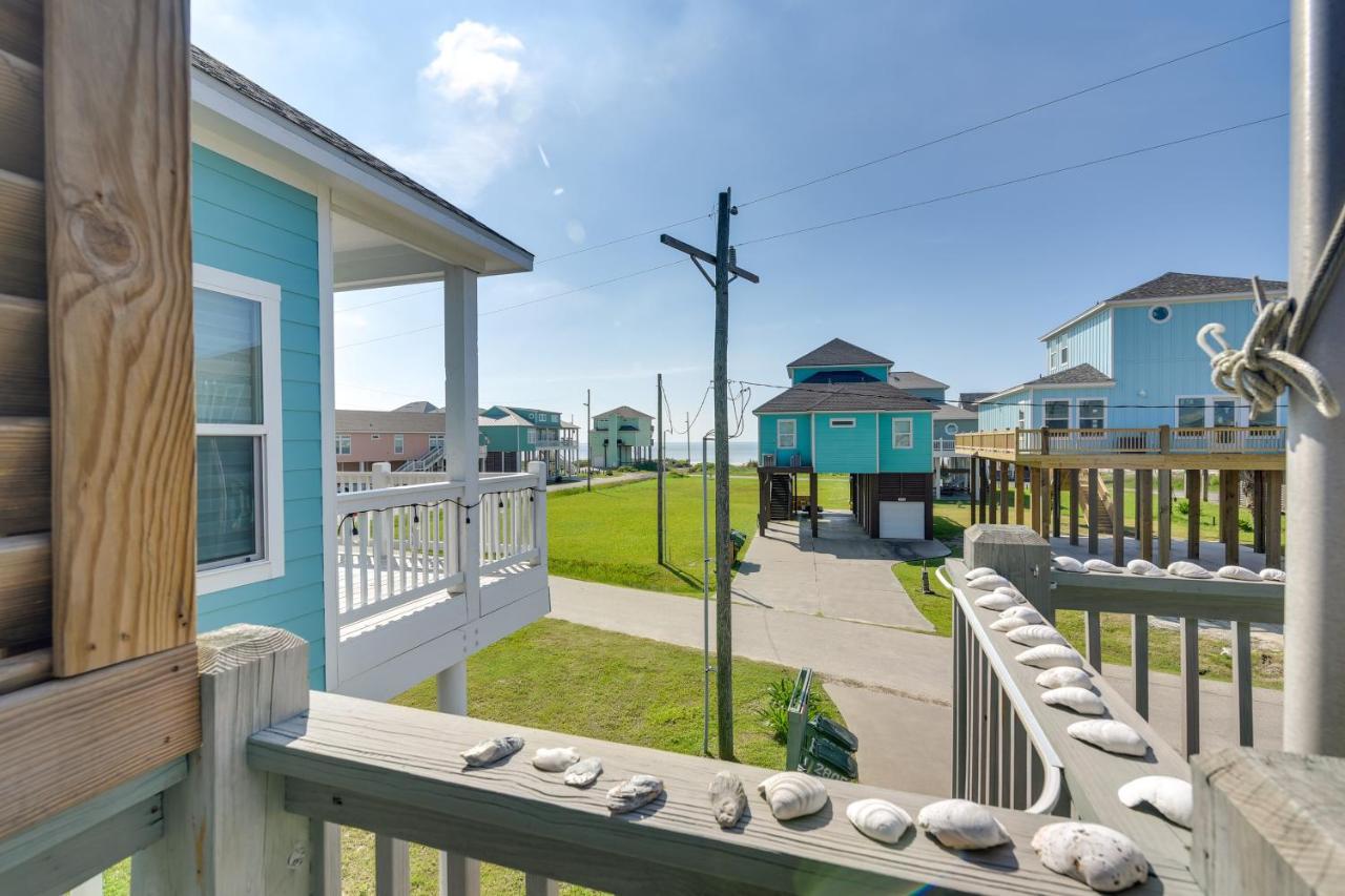 Crystal Beach Home With Ocean Views - Walk To Beach! Exterior photo